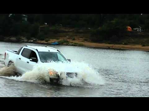 Форд Ford Ranger Wildtrak 2013 на воде и в песке